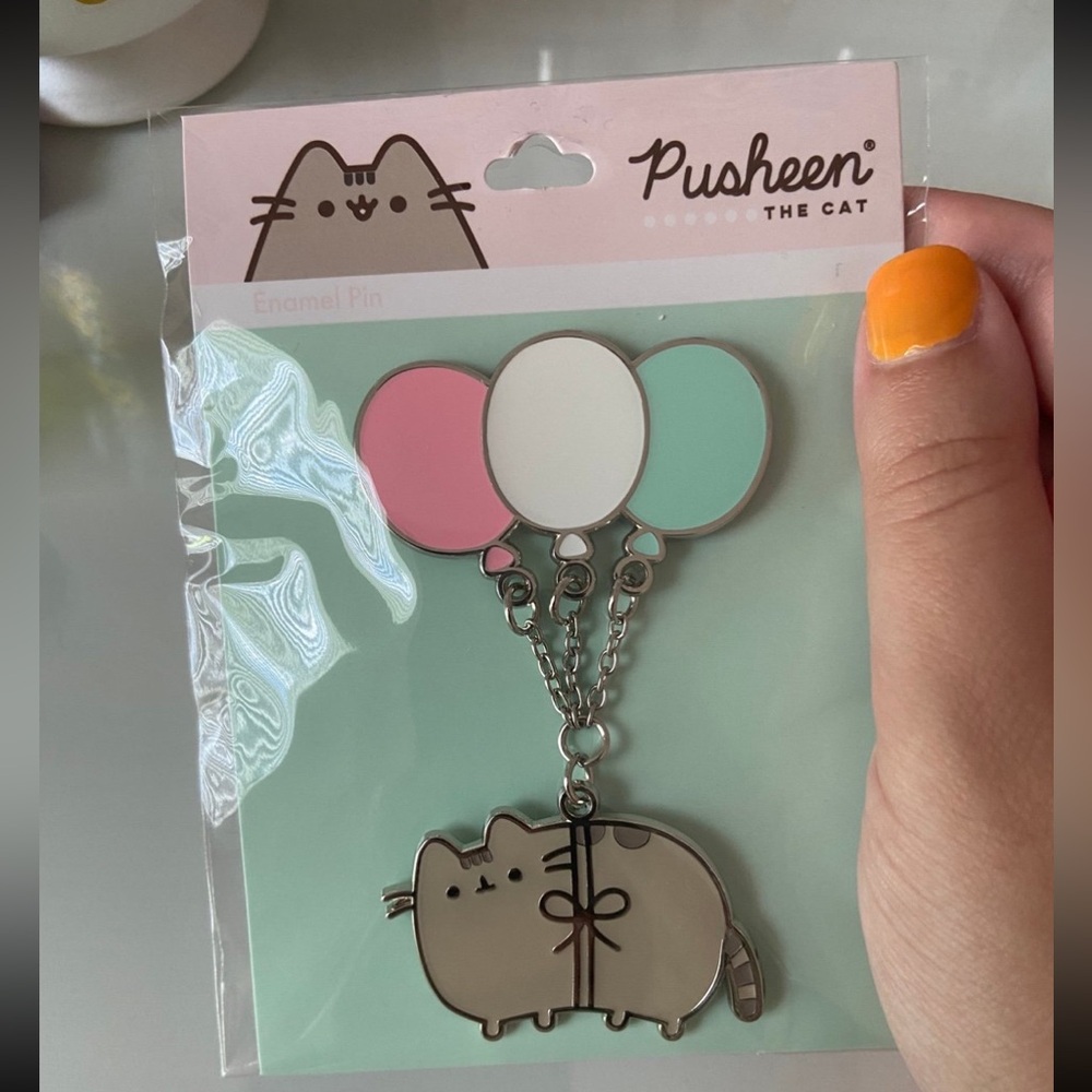 Pusheen the Cat Balloon Enamel Pin Chain Design Culturefly 2022 NIP - Picture 4 of 4